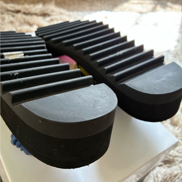 Kurt Geiger Orion Sandals - Picture 10 of 11